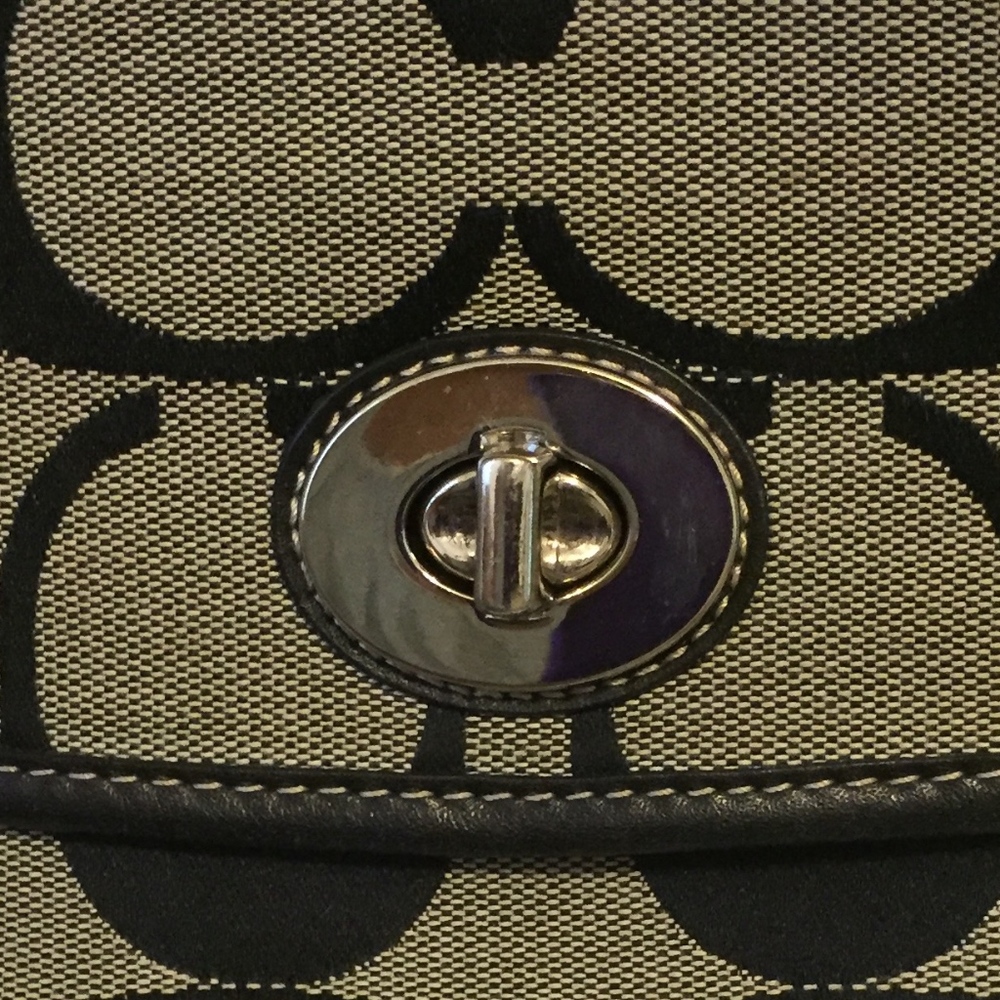 Coach Classic Black Logo Purse - Picture 5 of 5
